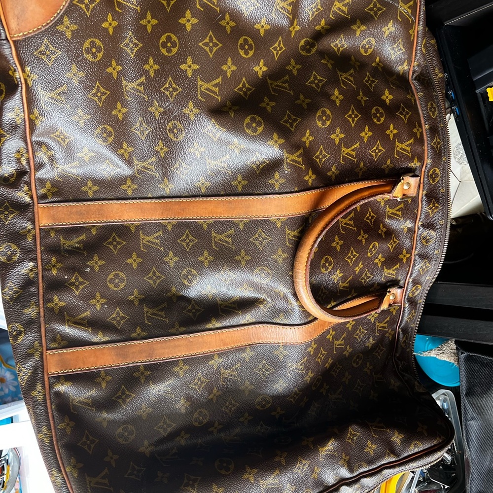 Used LV Luggage